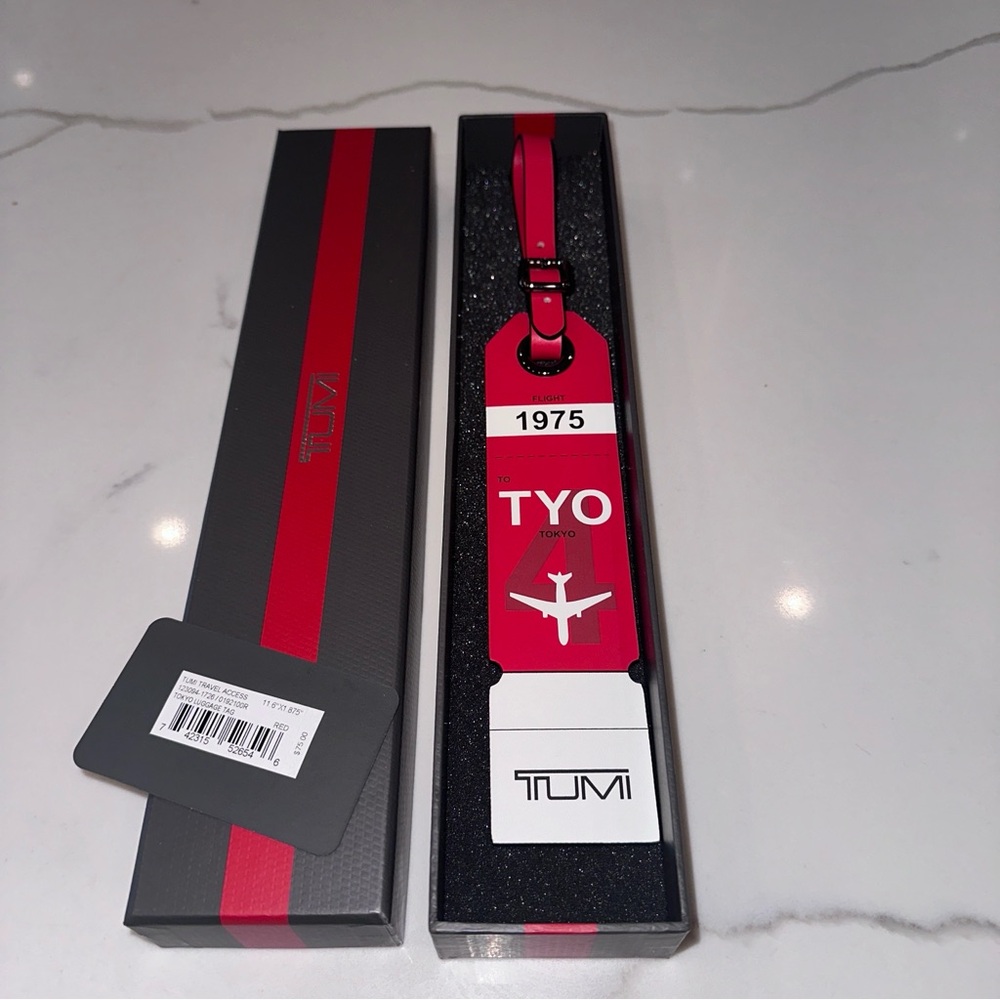 Tumi TOKYO Leather Luggage Tag NWT